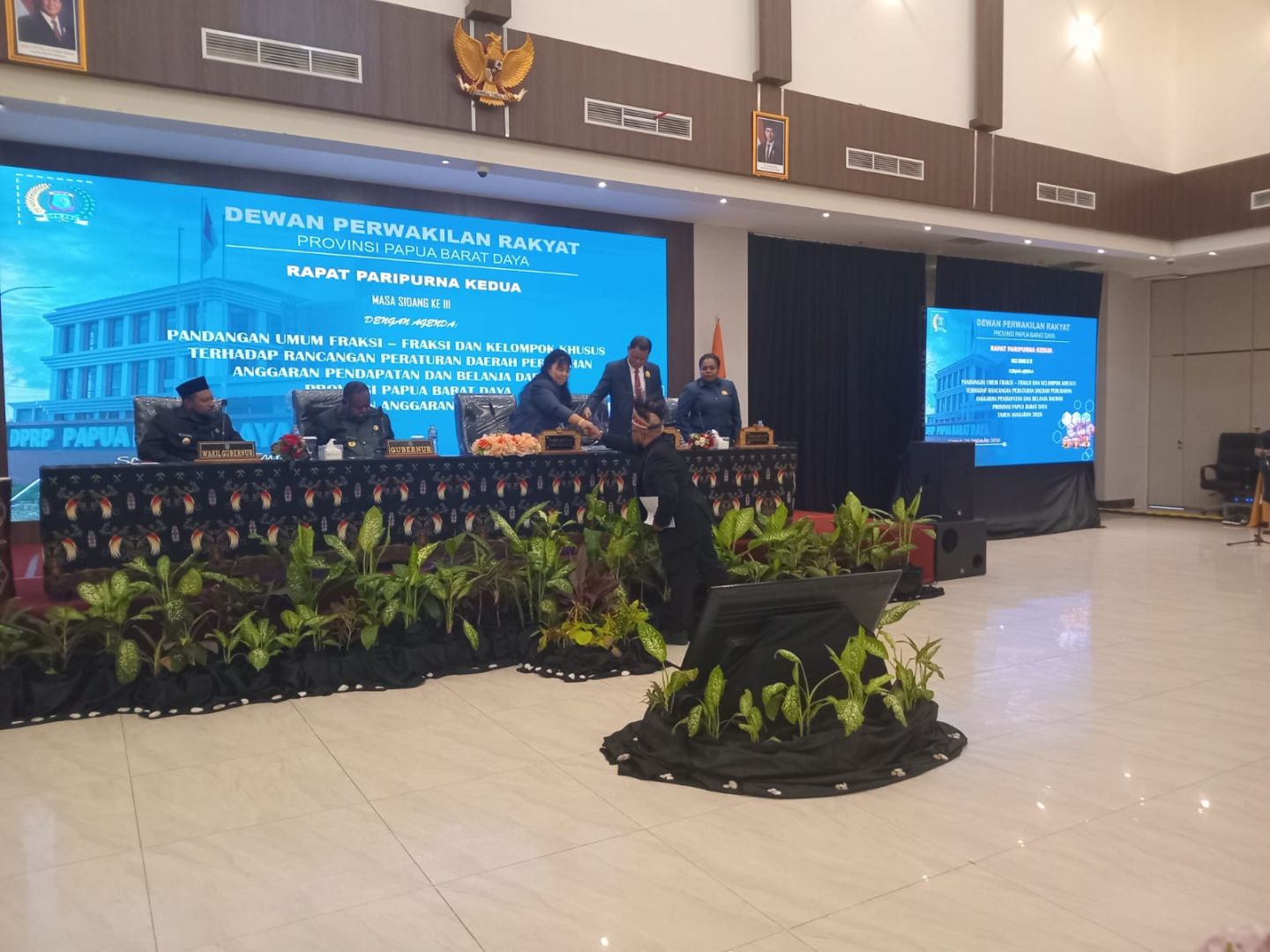 Fraksi Otsus DPR PBD Terima Raperda Perubahan APBD 2026, Soroti Masalah Aset hingga Penyerapan Dana Otsus