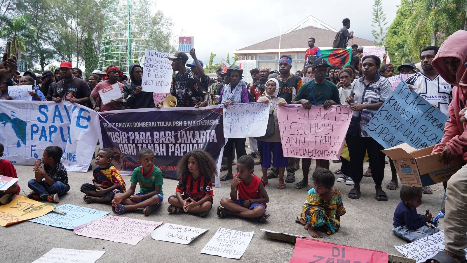Aksi Front Domberai Memanas: Gubernur PBD Didesak Cabut Ratusan Ribu Hektar Sawit
