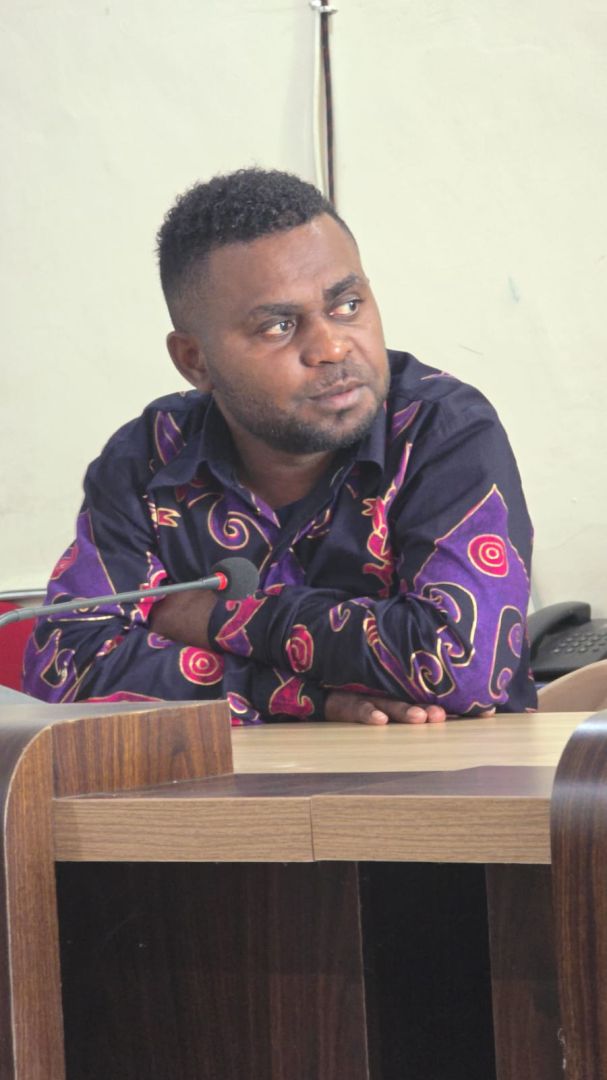 Victor Urini Anggota DPR Otsus Kabupaten Sorong Tegaskan Pemkab Sorong Harus Alokasikan Dana Otsus Beberapa Persen untuk Pemetaan Wilayah Adat.