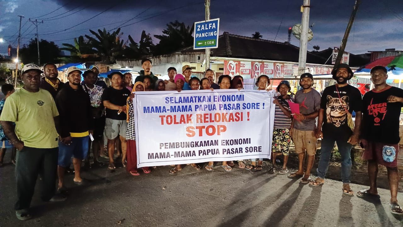 Rugi 3 Bulan di Lokasi Baru, Pedagang Mama-Mama Papua di Pasar Sore Aimas Tolak Relokasi dan Bantuan Modal Bersyarat