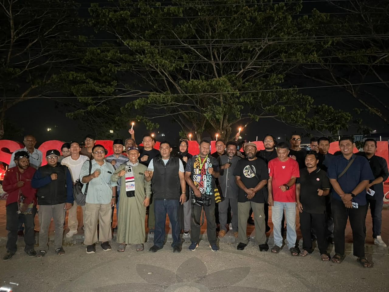 Solidaritas Jurnalis di Sorong: Nyalakan Seribu Lilin untuk 5 Wartawan Hilang dan Keadilan Yanto Idorwai