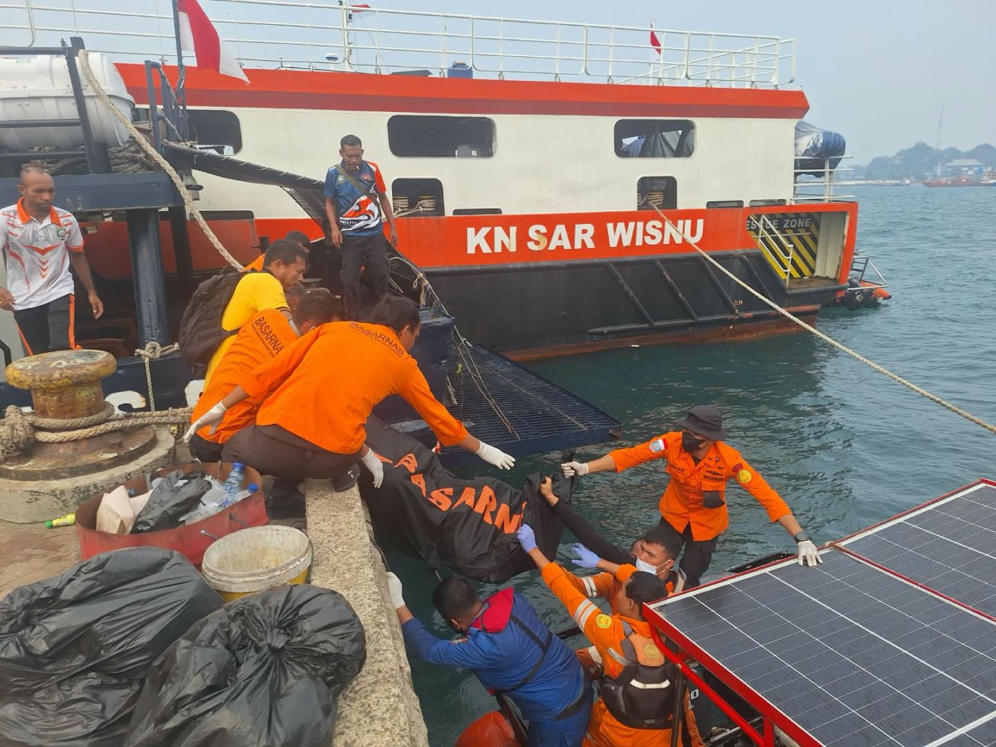 Tim SAR Gabungan Evakuasi Jenazah Tanpa Identitas Mengapung di Perairan Pulau Soop Sorong