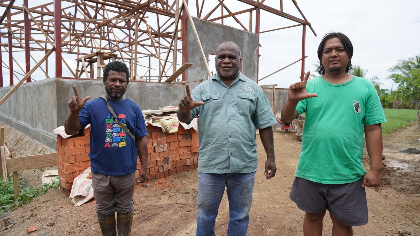 Ubah Sampah Jadi Rupiah, Dinas LH Papua Barat Daya Dorong Petugas TPS Budidaya Maggot