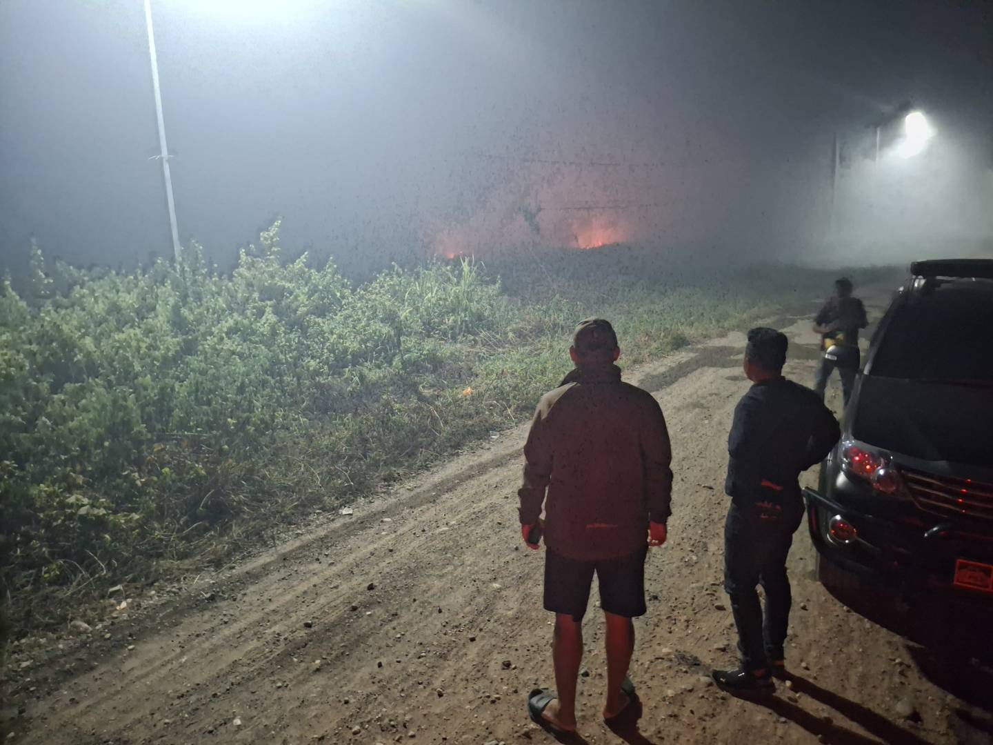 Asap Karhutla Selimuti Nabire, Polisi Turun Padamkan Api hingga Imbau Warga Pakai Masker