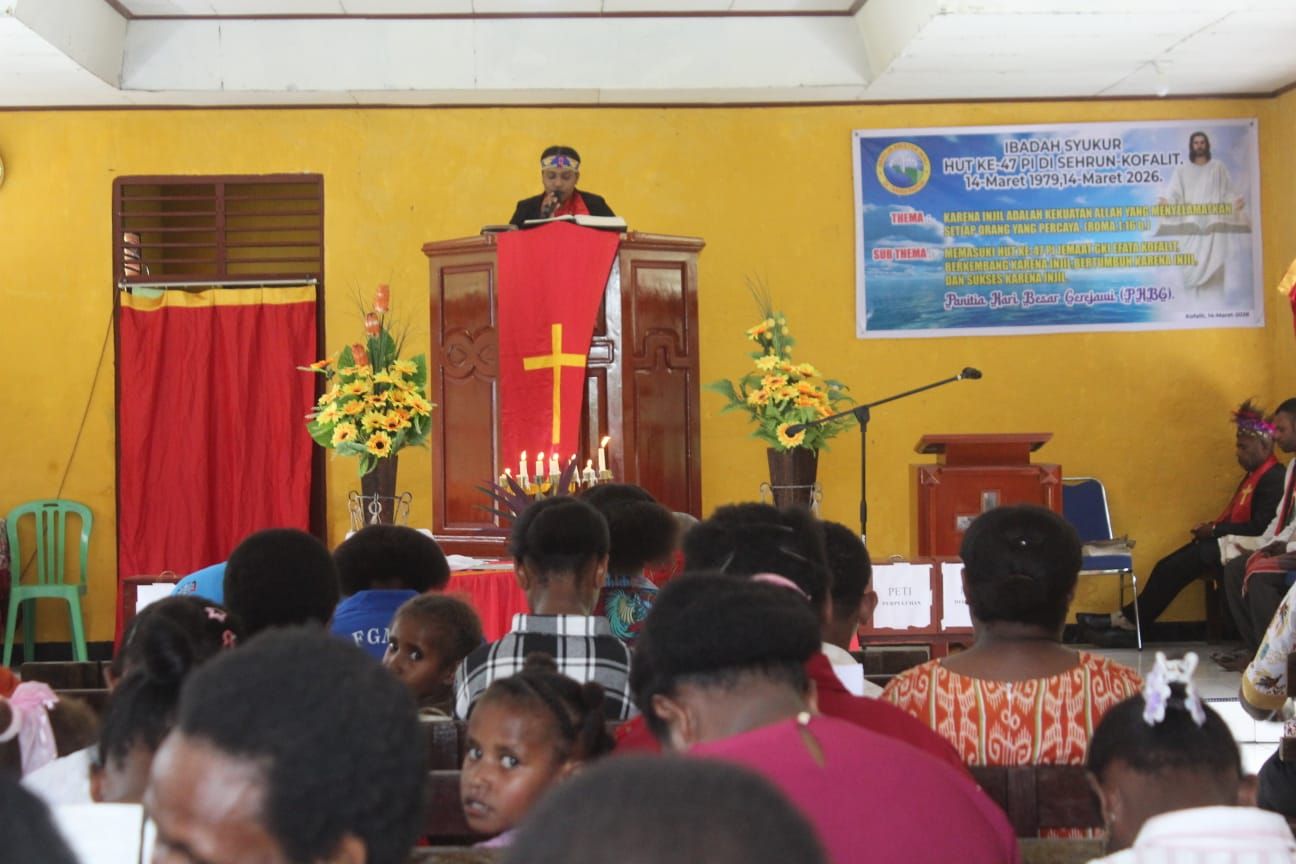Ibadah Syukur HUT ke-47 PI di Tanah Sehrun–Kofalit, Jemaat GKI Efata Kofalit Didorong Tetap Teguh Memberitakan Injil