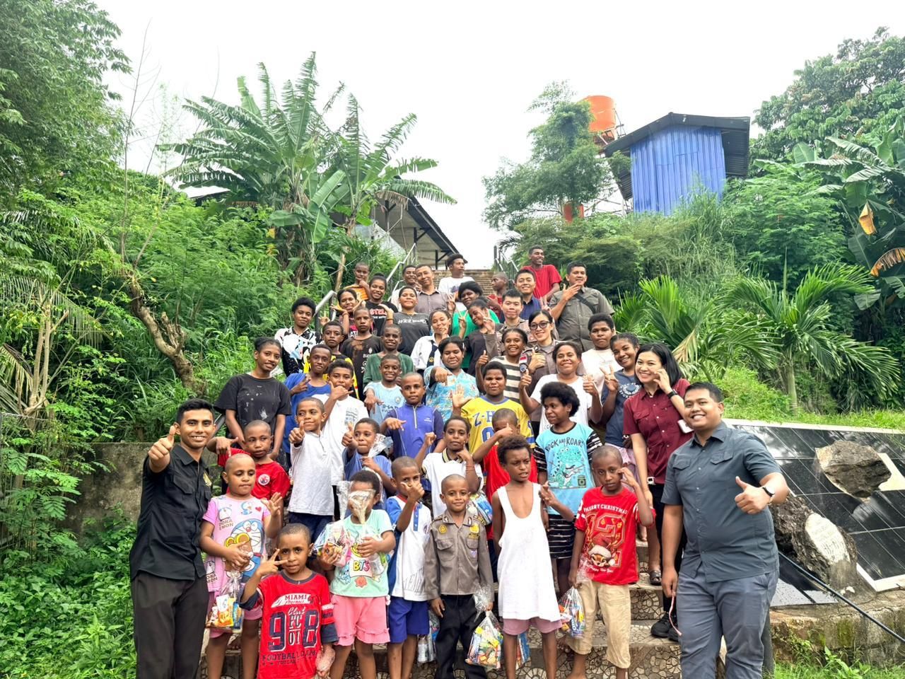 *Satgas Damai Cartenz Hadir untuk Negeri: Salurkan Sembako dan Pulihkan Semangat Anak Panti di Jayapura*